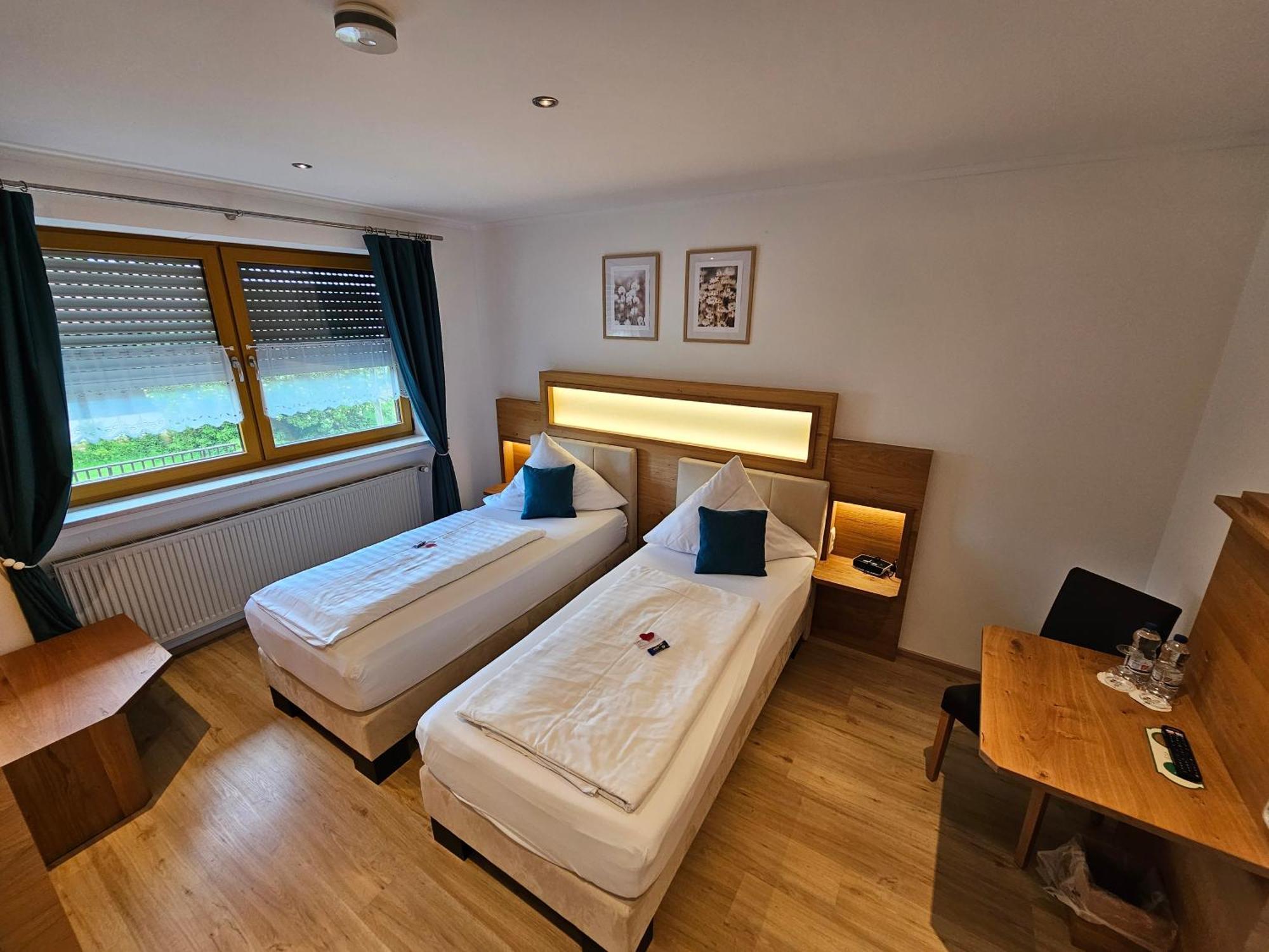 Land-Gut-Hotel Gasthof Waldschaenke Altfraunhofen Экстерьер фото