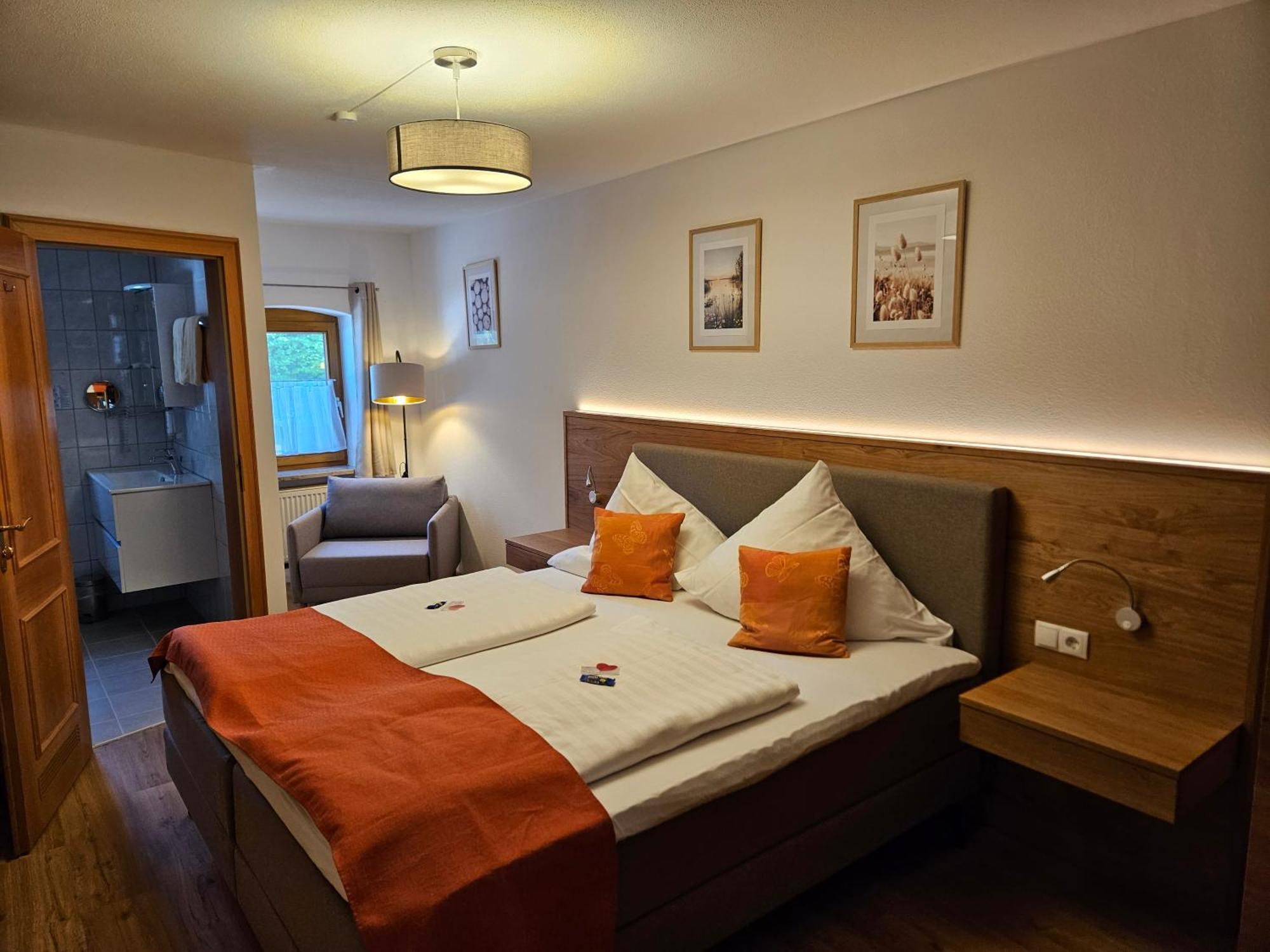 Land-Gut-Hotel Gasthof Waldschaenke Altfraunhofen Экстерьер фото